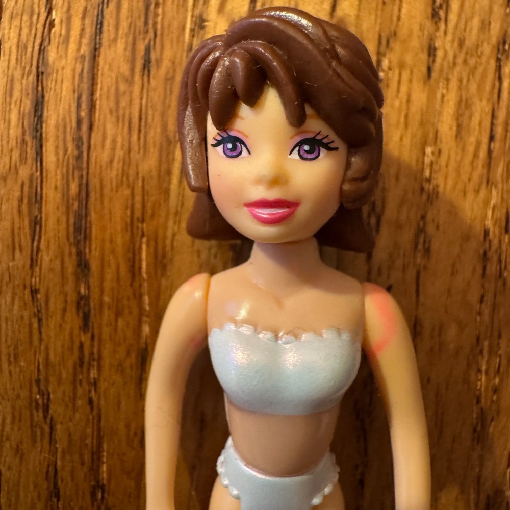 Vintage Polly Pocket doll with marks